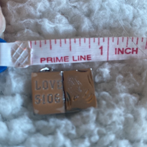 Vintage 60’s Sterling Silver Praying Hands Bible Charm - Picture 6 of 6